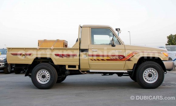 Nunua Imported Toyota Land Cruiser Beige Gari ndani ya Import - Dubai nchini Arusha Nunua Imported Toyota Land Cruiser Beige Gari ndani ya Import - Dubai nchini Arusha