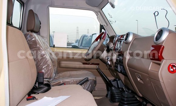 Nunua Imported Toyota Land Cruiser Beige Gari ndani ya Import - Dubai nchini Arusha Nunua Imported Toyota Land Cruiser Beige Gari ndani ya Import - Dubai nchini Arusha