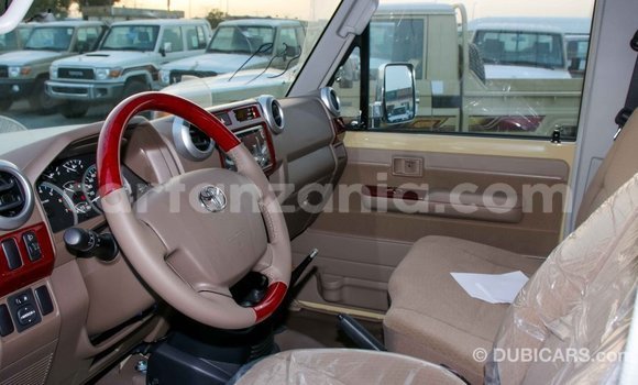 Nunua Imported Toyota Land Cruiser Beige Gari ndani ya Import - Dubai nchini Arusha Nunua Imported Toyota Land Cruiser Beige Gari ndani ya Import - Dubai nchini Arusha