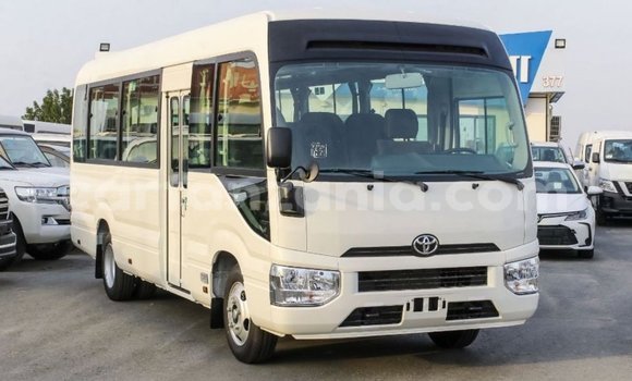 Nunua Imported Toyota Coaster Nyeupe Gari ndani ya Import - Dubai nchini Arusha Nunua Imported Toyota Coaster Nyeupe Gari ndani ya Import - Dubai nchini Arusha