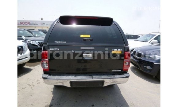 Nunua Imported Toyota Hilux Nyeusi Gari ndani ya Import - Dubai nchini Arusha Nunua Imported Toyota Hilux Nyeusi Gari ndani ya Import - Dubai nchini Arusha