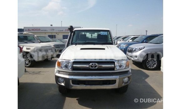 Buy Import Toyota Land Cruiser White Car in Import - Dubai in Arusha Buy Import Toyota Land Cruiser White Car in Import - Dubai in Arusha