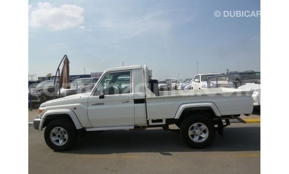Buy Import Toyota Land Cruiser White Car in Import - Dubai in Arusha Buy Import Toyota Land Cruiser White Car in Import - Dubai in Arusha