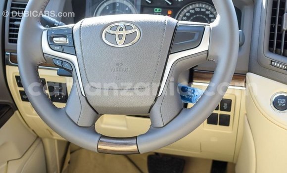 Buy Import Toyota Land Cruiser Black Car in Import - Dubai in Arusha Buy Import Toyota Land Cruiser Black Car in Import - Dubai in Arusha