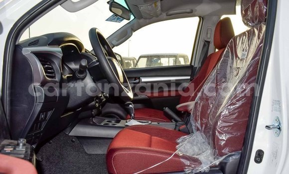 Buy Import Toyota Hilux White Car in Import - Dubai in Arusha Buy Import Toyota Hilux White Car in Import - Dubai in Arusha