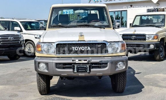 Buy Import Toyota Land Cruiser Beige Car in Import - Dubai in Arusha Buy Import Toyota Land Cruiser Beige Car in Import - Dubai in Arusha