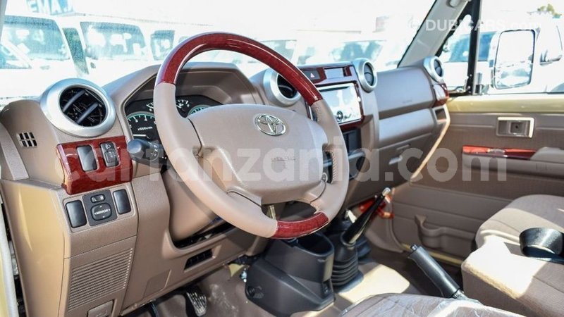 Big with watermark toyota land cruiser arusha import dubai 8625