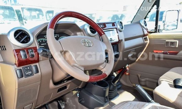 Buy Import Toyota Land Cruiser Beige Car in Import - Dubai in Arusha Buy Import Toyota Land Cruiser Beige Car in Import - Dubai in Arusha