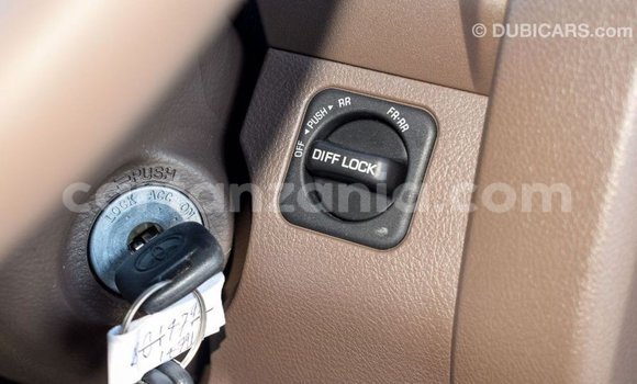 Buy Import Toyota Land Cruiser Beige Car in Import - Dubai in Arusha Buy Import Toyota Land Cruiser Beige Car in Import - Dubai in Arusha