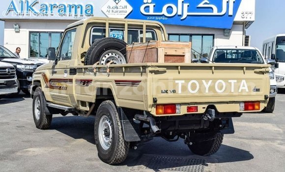 Buy Import Toyota Land Cruiser Beige Car in Import - Dubai in Arusha Buy Import Toyota Land Cruiser Beige Car in Import - Dubai in Arusha