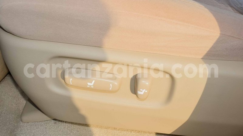 Big with watermark toyota land cruiser arusha import dubai 8627
