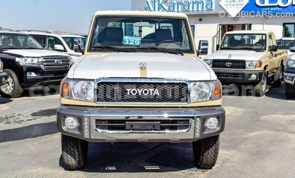 Nunua Imported Toyota Land Cruiser Beige Gari ndani ya Import - Dubai nchini Arusha Nunua Imported Toyota Land Cruiser Beige Gari ndani ya Import - Dubai nchini Arusha