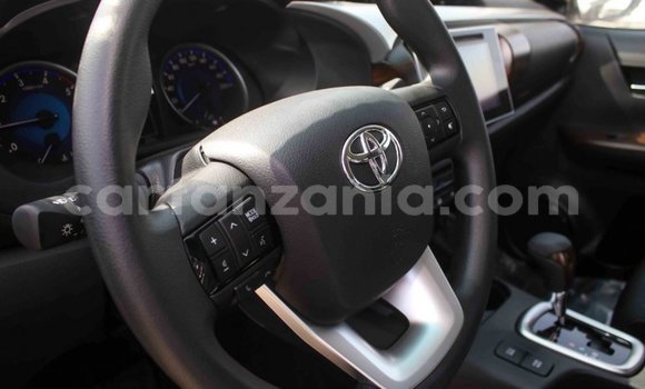 Buy Import Toyota Hilux White Car in Import - Dubai in Arusha Buy Import Toyota Hilux White Car in Import - Dubai in Arusha