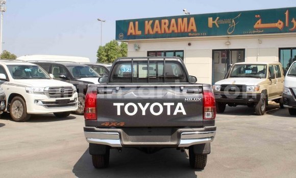 Nunua Imported Toyota Hilux Nyingine Gari ndani ya Import - Dubai nchini Arusha Nunua Imported Toyota Hilux Nyingine Gari ndani ya Import - Dubai nchini Arusha