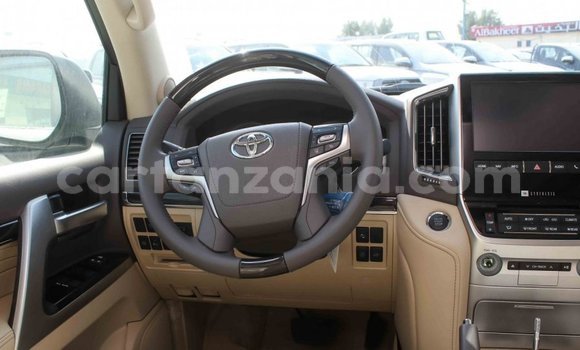 Buy Import Toyota Hilux Other Car in Import - Dubai in Arusha Buy Import Toyota Hilux Other Car in Import - Dubai in Arusha