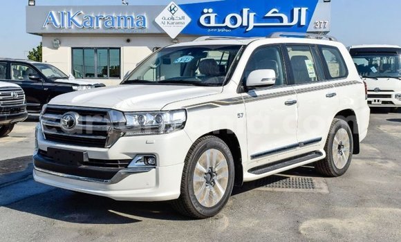 Buy Import Toyota Land Cruiser White Car in Import - Dubai in Arusha Buy Import Toyota Land Cruiser White Car in Import - Dubai in Arusha