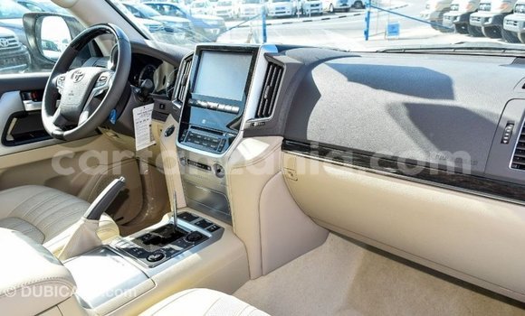 Buy Import Toyota Land Cruiser White Car in Import - Dubai in Arusha Buy Import Toyota Land Cruiser White Car in Import - Dubai in Arusha