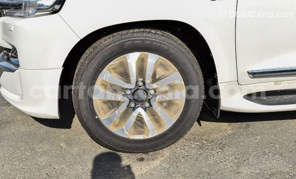 Buy Import Toyota Land Cruiser White Car in Import - Dubai in Arusha Buy Import Toyota Land Cruiser White Car in Import - Dubai in Arusha