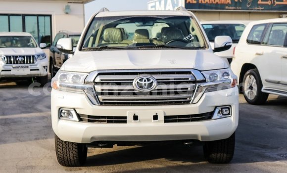 Buy Import Toyota Land Cruiser White Car in Import - Dubai in Arusha Buy Import Toyota Land Cruiser White Car in Import - Dubai in Arusha