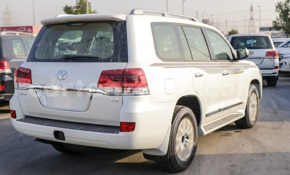 Buy Import Toyota Land Cruiser White Car in Import - Dubai in Arusha Buy Import Toyota Land Cruiser White Car in Import - Dubai in Arusha