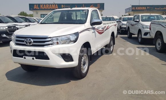 Nunua Imported Toyota Hilux Nyeupe Gari ndani ya Import - Dubai nchini Arusha Nunua Imported Toyota Hilux Nyeupe Gari ndani ya Import - Dubai nchini Arusha