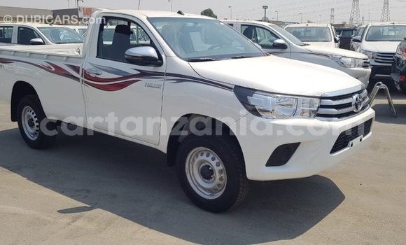 Nunua Imported Toyota Hilux Nyeupe Gari ndani ya Import - Dubai nchini Arusha Nunua Imported Toyota Hilux Nyeupe Gari ndani ya Import - Dubai nchini Arusha