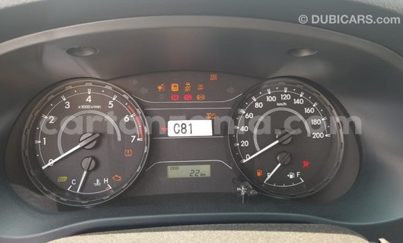 Nunua Imported Toyota Hilux Nyeupe Gari ndani ya Import - Dubai nchini Arusha Nunua Imported Toyota Hilux Nyeupe Gari ndani ya Import - Dubai nchini Arusha