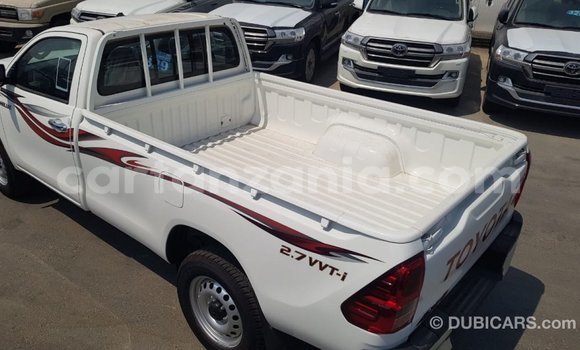 Nunua Imported Toyota Hilux Nyeupe Gari ndani ya Import - Dubai nchini Arusha Nunua Imported Toyota Hilux Nyeupe Gari ndani ya Import - Dubai nchini Arusha