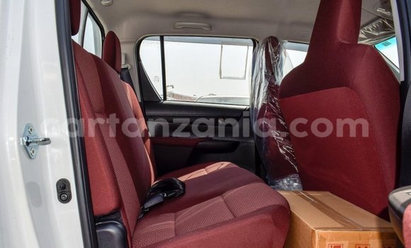 Buy Import Toyota Hilux White Car in Import - Dubai in Arusha Buy Import Toyota Hilux White Car in Import - Dubai in Arusha