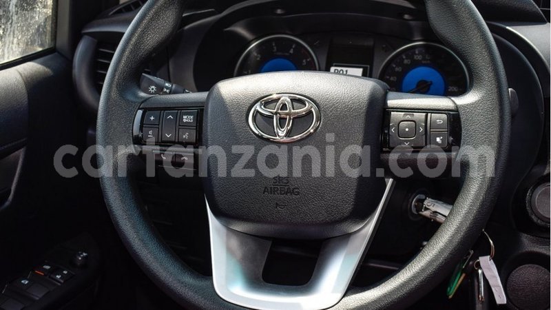 Big with watermark toyota hilux arusha import dubai 8642