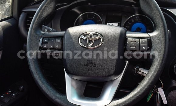 Buy Import Toyota Hilux White Car in Import - Dubai in Arusha Buy Import Toyota Hilux White Car in Import - Dubai in Arusha