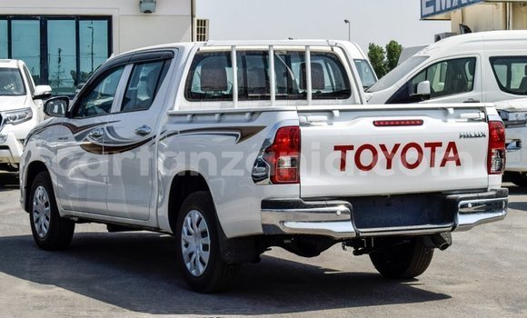 Buy Import Toyota Hilux White Car in Import - Dubai in Arusha Buy Import Toyota Hilux White Car in Import - Dubai in Arusha