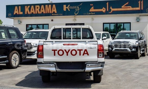 Buy Import Toyota Hilux White Car in Import - Dubai in Arusha Buy Import Toyota Hilux White Car in Import - Dubai in Arusha