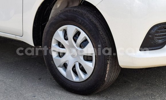 Buy Import Toyota Hilux White Car in Import - Dubai in Arusha Buy Import Toyota Hilux White Car in Import - Dubai in Arusha