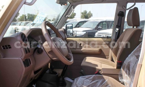 Buy Import Toyota Land Cruiser Beige Car in Import - Dubai in Arusha Buy Import Toyota Land Cruiser Beige Car in Import - Dubai in Arusha