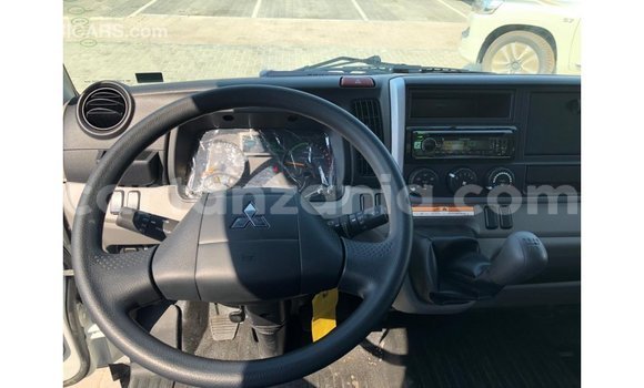 Buy Import Mitsubishi Carisma White Car in Import - Dubai in Arusha Buy Import Mitsubishi Carisma White Car in Import - Dubai in Arusha