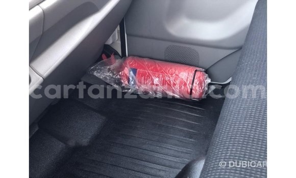 Buy Import Mitsubishi Carisma White Car in Import - Dubai in Arusha Buy Import Mitsubishi Carisma White Car in Import - Dubai in Arusha