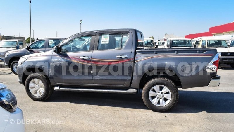 Big with watermark toyota hilux arusha import dubai 8649