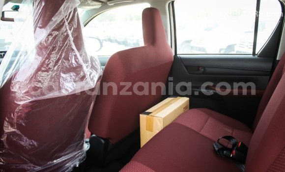 Buy Import Toyota Hilux White Car in Import - Dubai in Arusha Buy Import Toyota Hilux White Car in Import - Dubai in Arusha