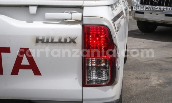 Buy Import Toyota Hilux White Car in Import - Dubai in Arusha Buy Import Toyota Hilux White Car in Import - Dubai in Arusha