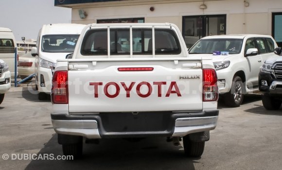 Buy Import Toyota Hilux White Car in Import - Dubai in Arusha Buy Import Toyota Hilux White Car in Import - Dubai in Arusha