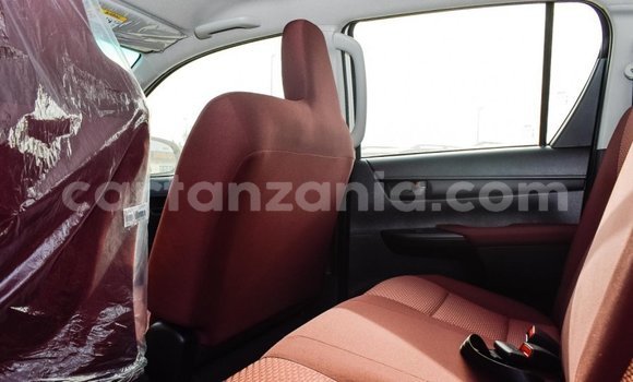 Buy Import Toyota Hilux White Car in Import - Dubai in Arusha Buy Import Toyota Hilux White Car in Import - Dubai in Arusha