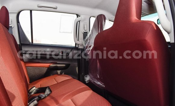 Buy Import Toyota Hilux White Car in Import - Dubai in Arusha Buy Import Toyota Hilux White Car in Import - Dubai in Arusha