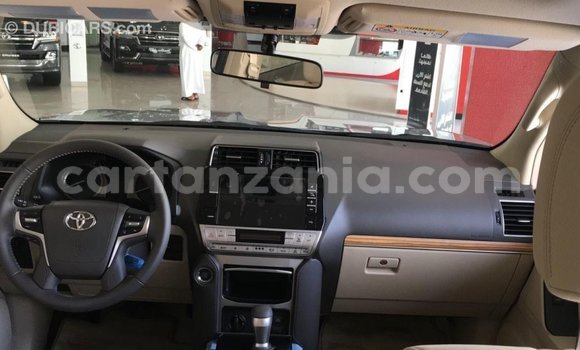 Nunua Imported Toyota Prado Nyeusi Gari ndani ya Import - Dubai nchini Arusha Nunua Imported Toyota Prado Nyeusi Gari ndani ya Import - Dubai nchini Arusha