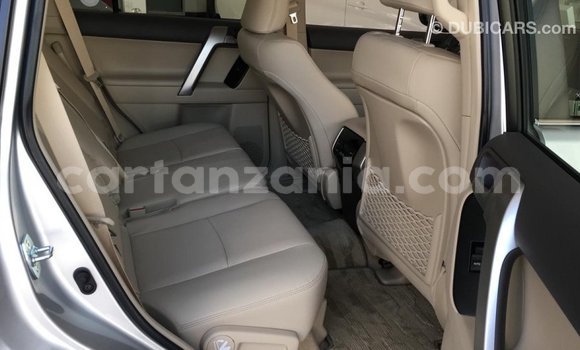 Nunua Imported Toyota Prado Nyeusi Gari ndani ya Import - Dubai nchini Arusha Nunua Imported Toyota Prado Nyeusi Gari ndani ya Import - Dubai nchini Arusha