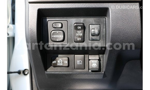 Nunua Imported Toyota Tundra Nyeupe Gari ndani ya Import - Dubai nchini Arusha Nunua Imported Toyota Tundra Nyeupe Gari ndani ya Import - Dubai nchini Arusha