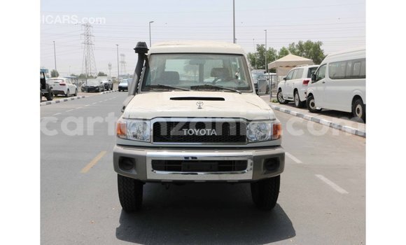 Nunua Imported Toyota Land Cruiser Nyeupe Gari ndani ya Import - Dubai nchini Arusha Nunua Imported Toyota Land Cruiser Nyeupe Gari ndani ya Import - Dubai nchini Arusha