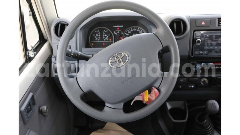 Big with watermark toyota land cruiser arusha import dubai 8659