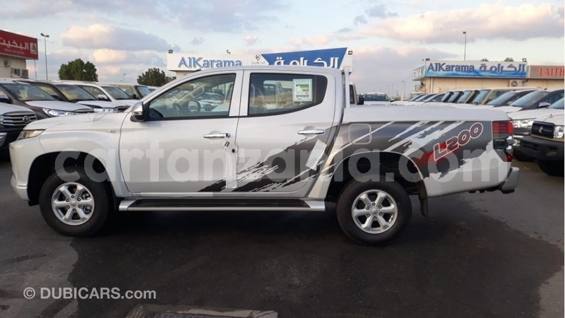 Big with watermark mitsubishi l200 arusha import dubai 8661