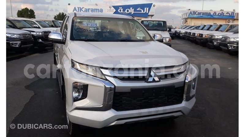 Big with watermark mitsubishi l200 arusha import dubai 8661
